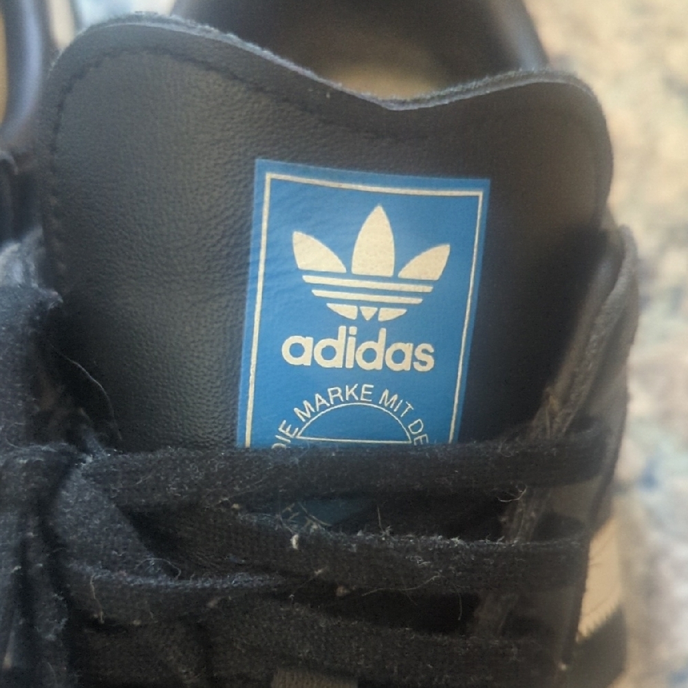 🌸 Absolutely Final Drop🌸 Adidas Kids Black and White Sambas - Picture 5 of 10